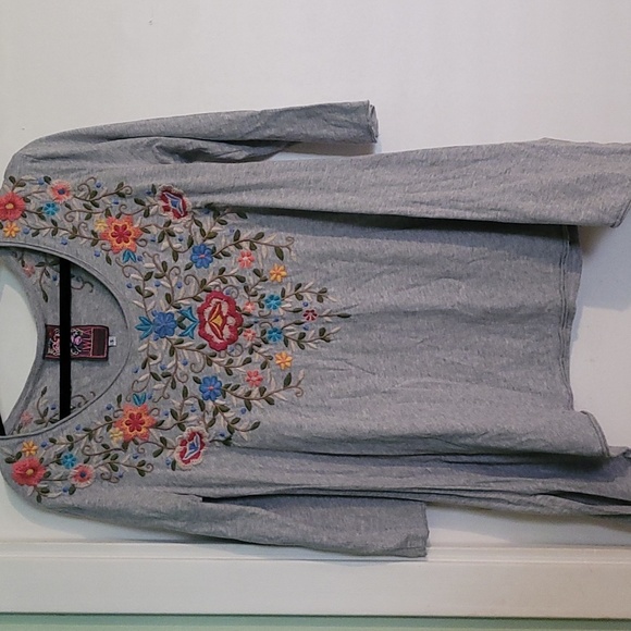 Johnny Was Tops - Johnny Was Small Trapeze Embroidered long sleeve tunic/shirt